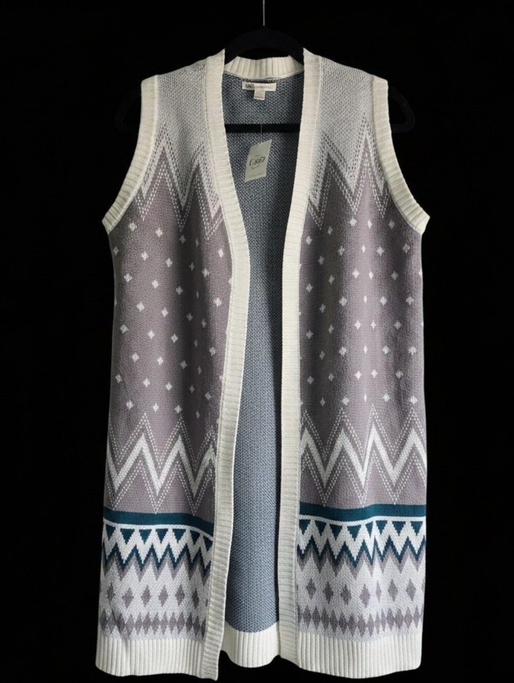 CATO Sleeveless Knit Cardigan Vest in Gray and Cream. NWT